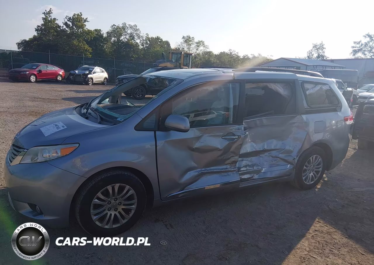 2013 Toyota Sienna Xle V6 8 Passenger VIN:5TDYK3DC8DS290803 - 17