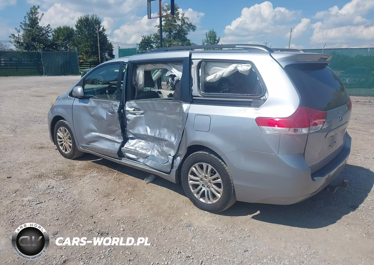 2013 Toyota Sienna Xle V6 8 Passenger VIN:5TDYK3DC8DS290803 - 3