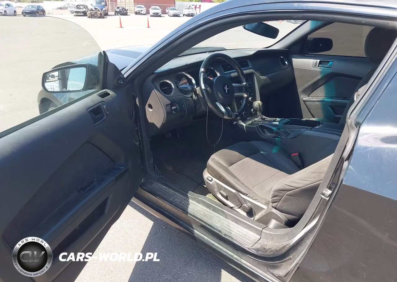 2014 Ford Mustang V6 VIN:1ZVBP8AM1E5210019 - 5