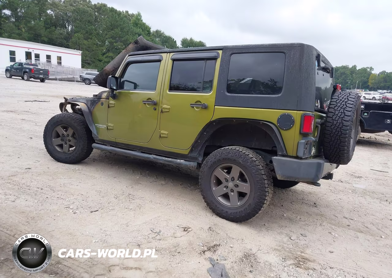 2010 Jeep Wrangler Unlimited Sport VIN:1J4BA3H10AL226862 - 3