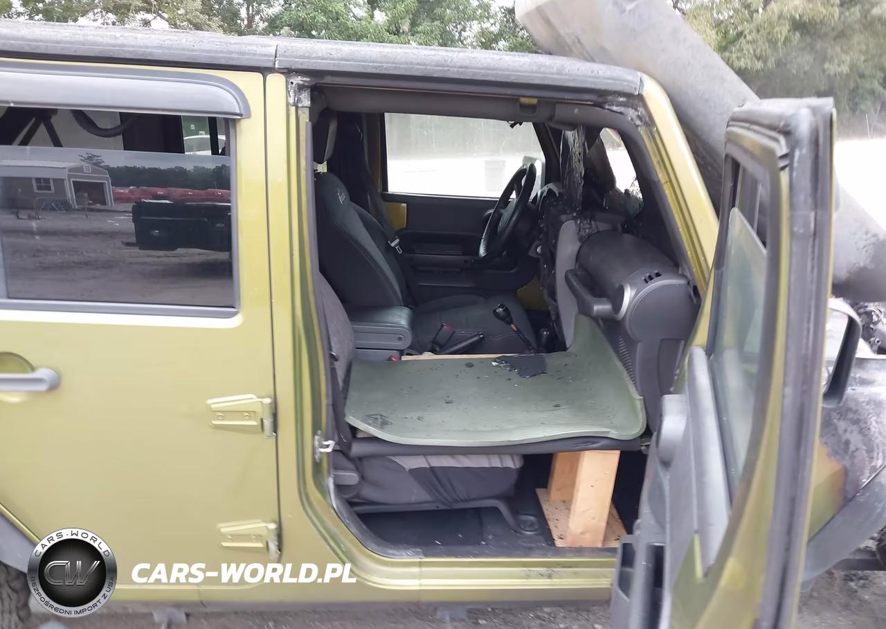 2010 Jeep Wrangler Unlimited Sport VIN:1J4BA3H10AL226862 - 5