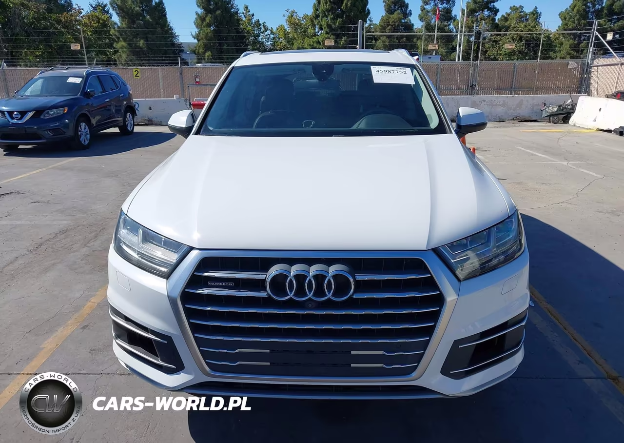 2018 Audi Q7 3.0T Premium VIN:WA1LAAF79JD041039 - 12