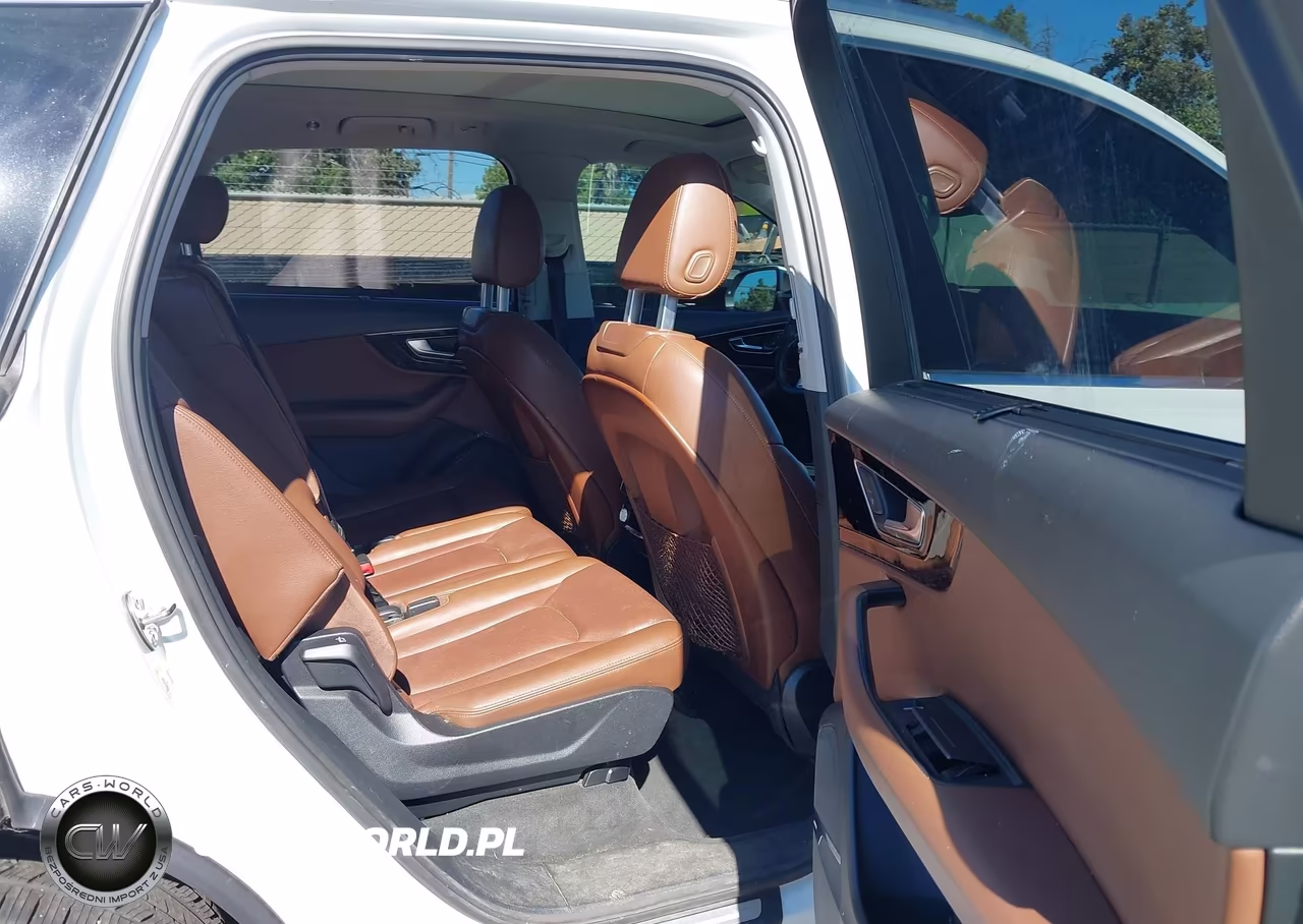 2018 Audi Q7 3.0T Premium VIN:WA1LAAF79JD041039 - 8