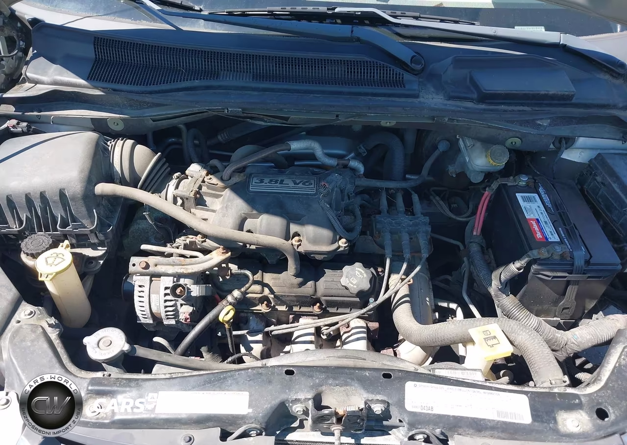 2010 Chrysler Town & Country Touring VIN:2A4RR5D15AR501125 - 10