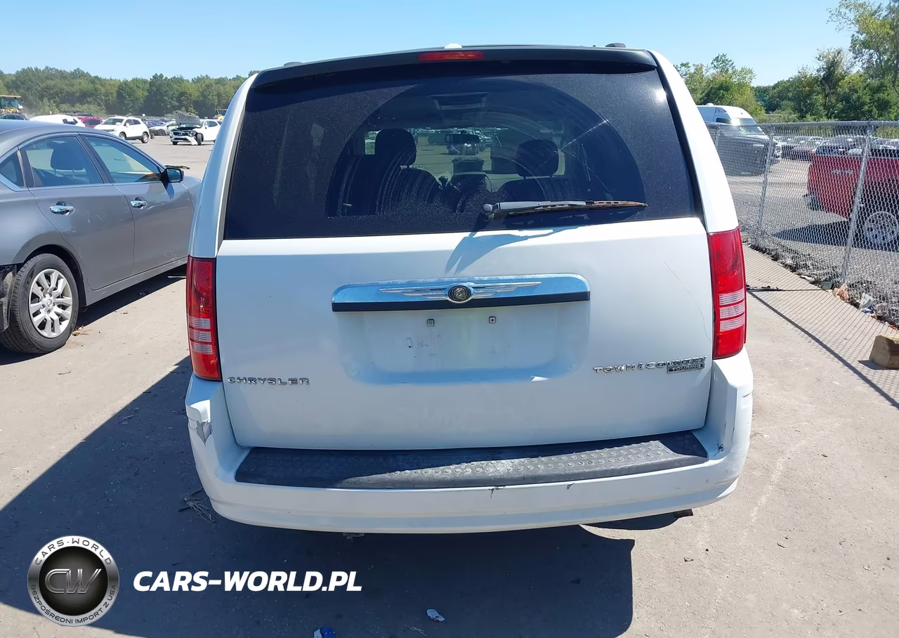 2010 Chrysler Town & Country Touring VIN:2A4RR5D15AR501125 - 16