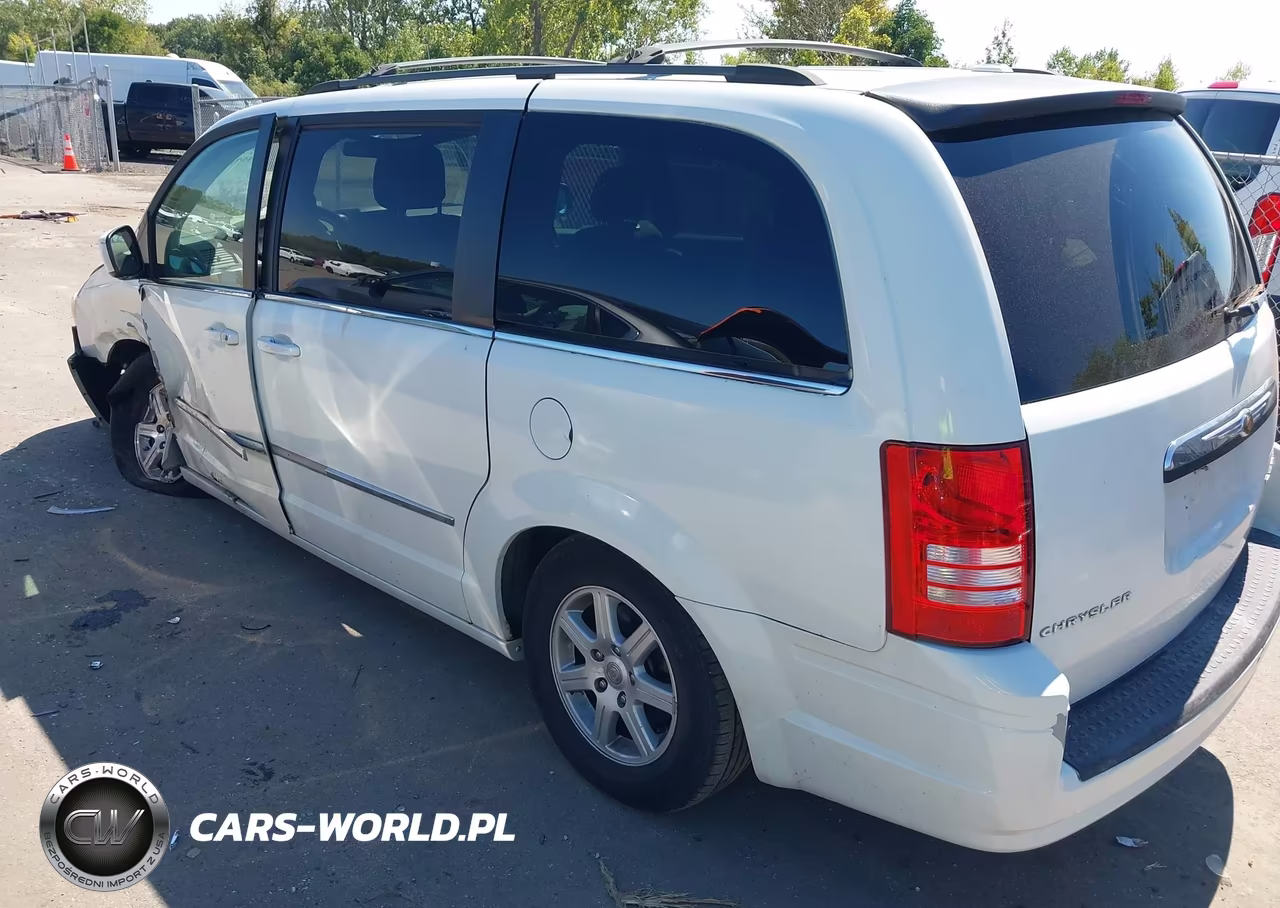 2010 Chrysler Town & Country Touring VIN:2A4RR5D15AR501125 - 3