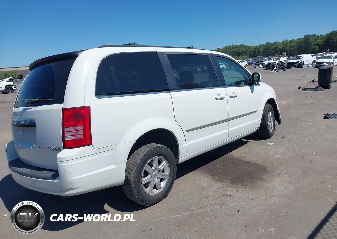2010 Chrysler Town & Country Touring VIN:2A4RR5D15AR501125 - 4