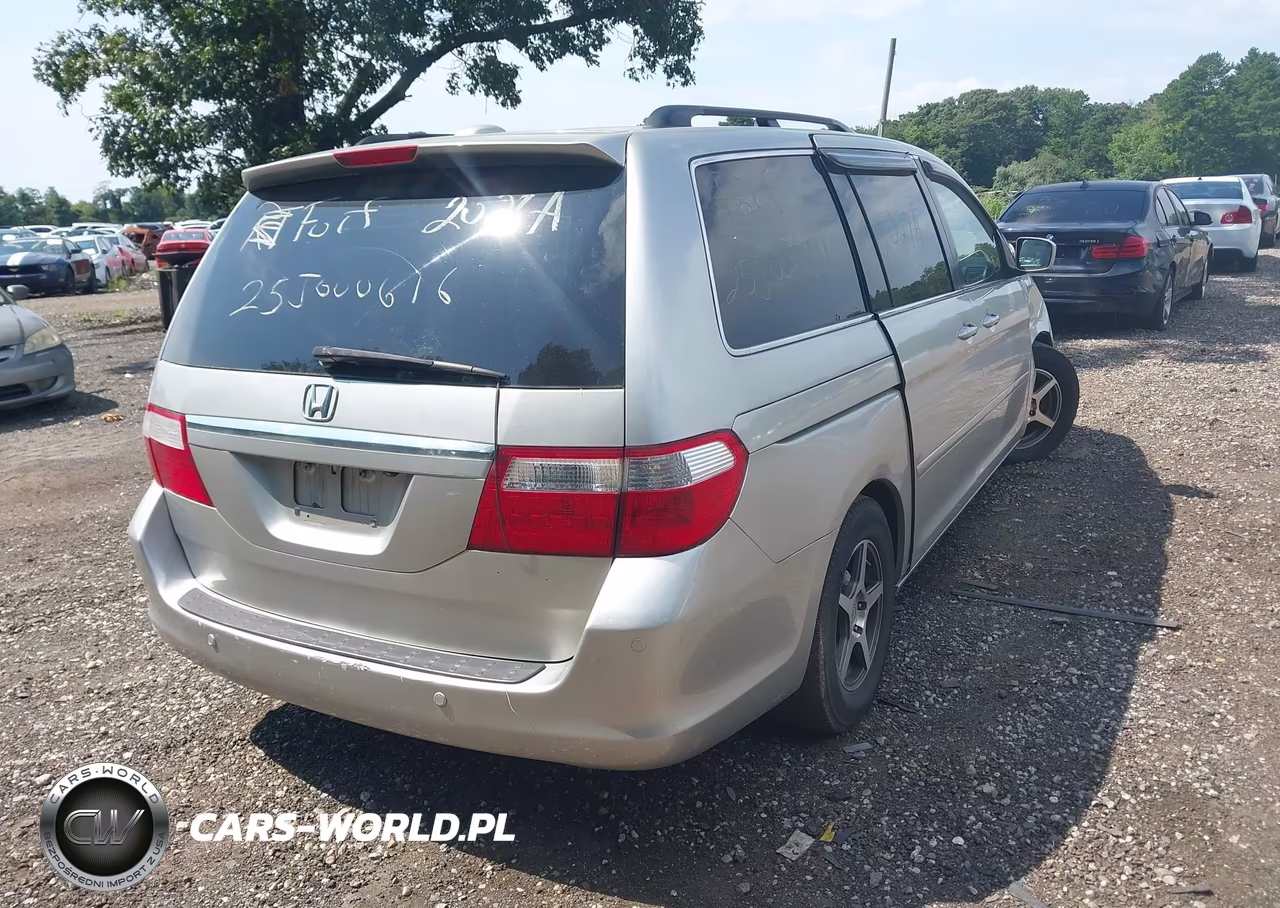 2005 Honda Odyssey Touring VIN:5FNRL38875B037159 - 4