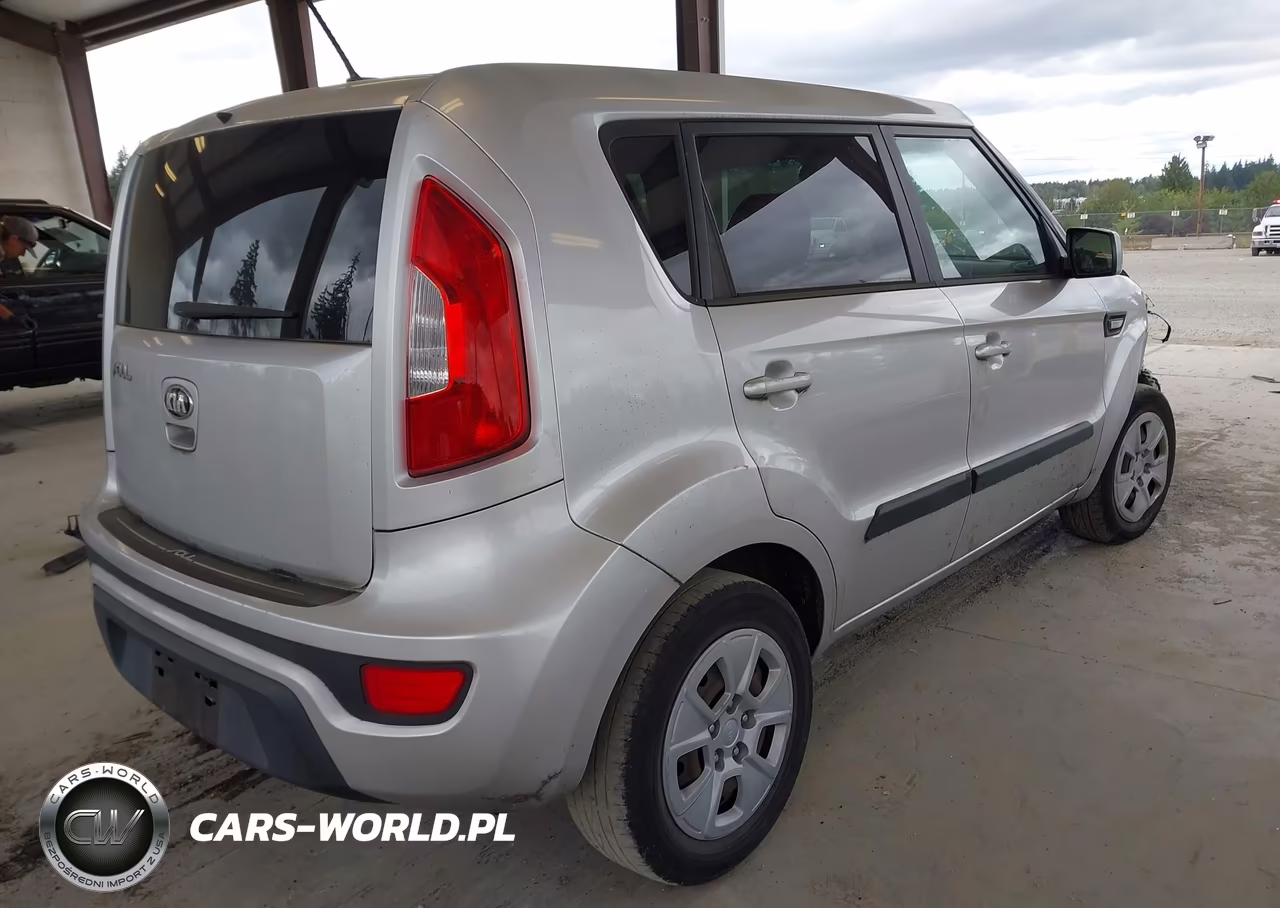 2013 Kia Soul VIN:KNDJT2A59D7540526 - 4