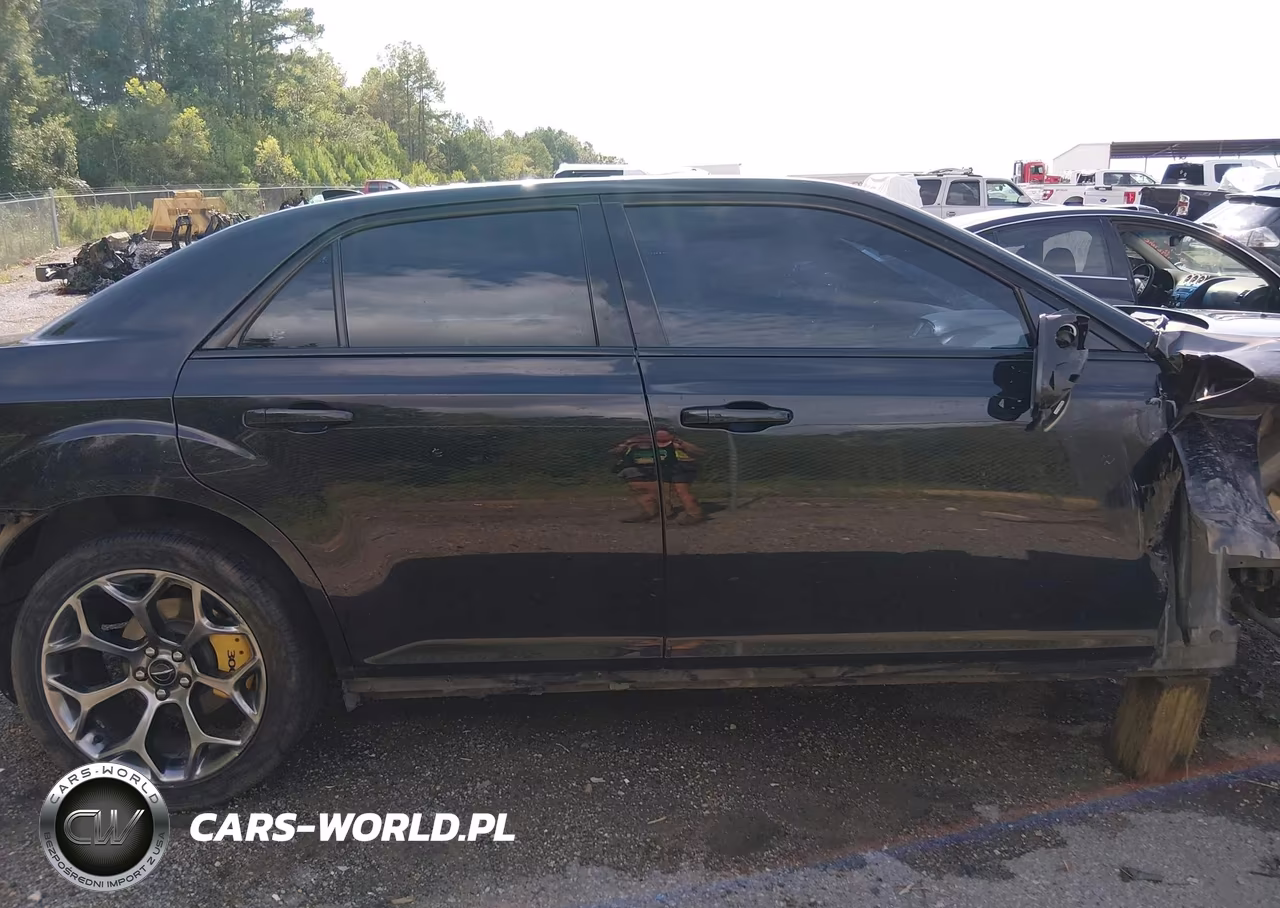 2015 Chrysler 300 300S VIN:2C3CCABG9FH872691 - 14