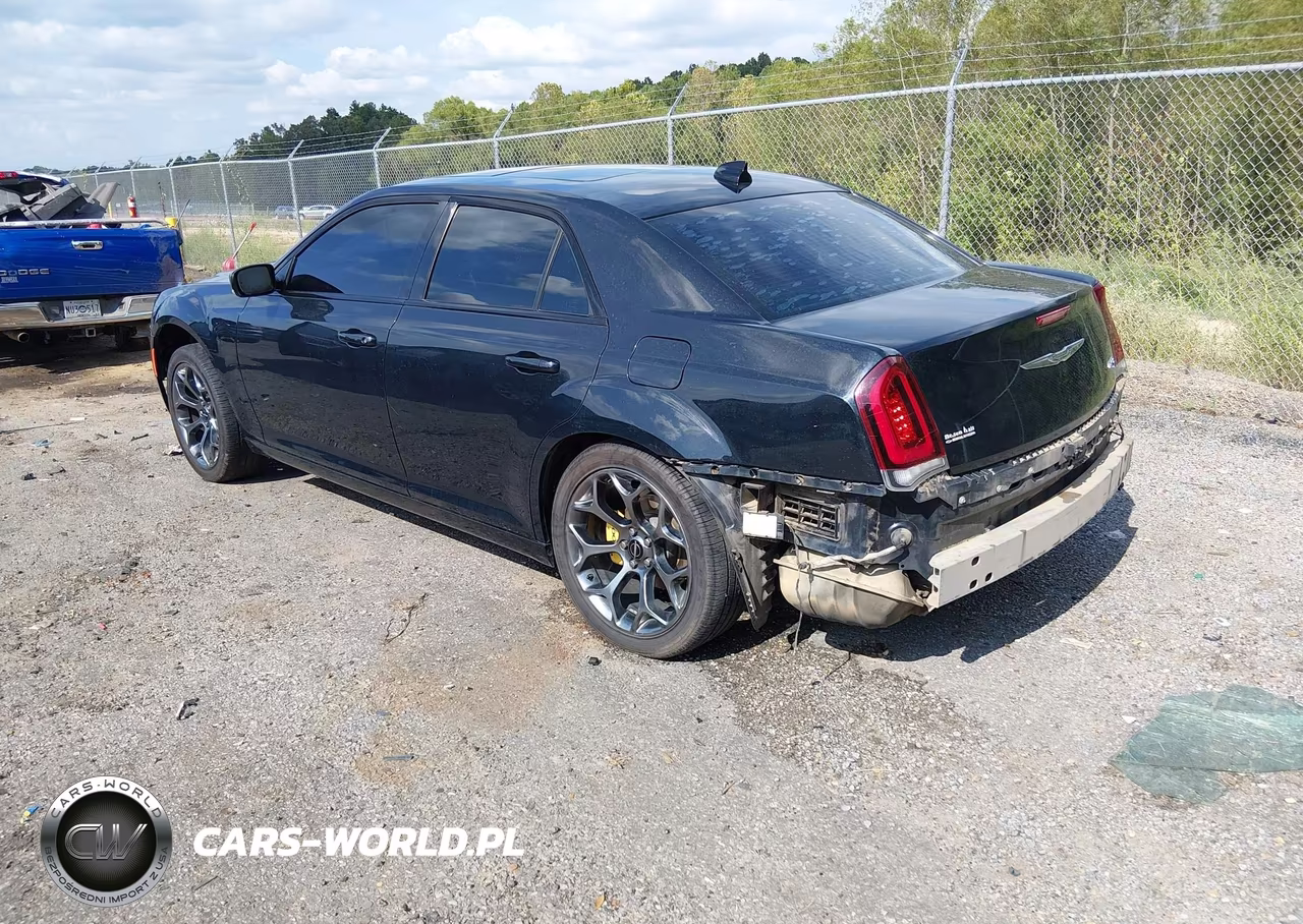 2015 Chrysler 300 300S VIN:2C3CCABG9FH872691 - 3