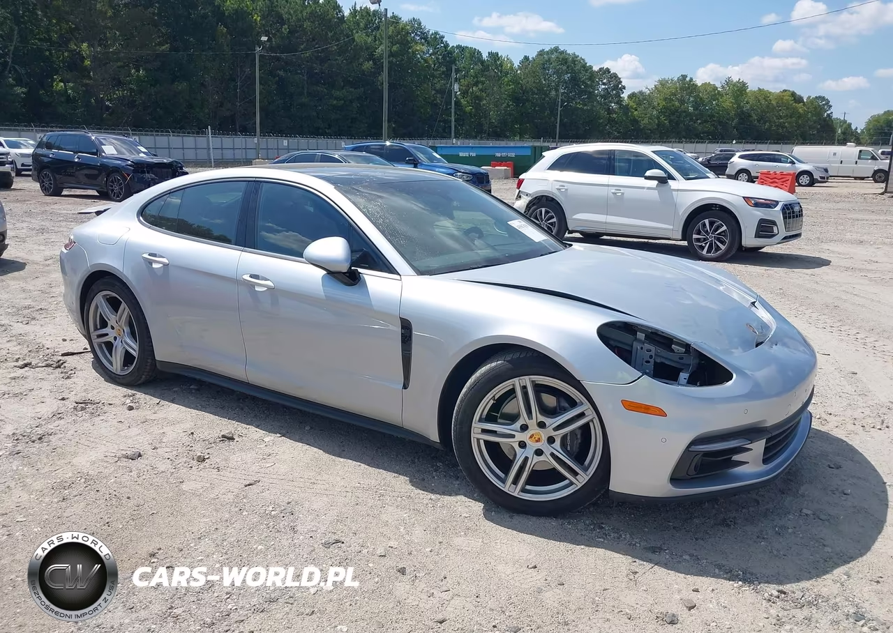 2018 Porsche Panamera 4
