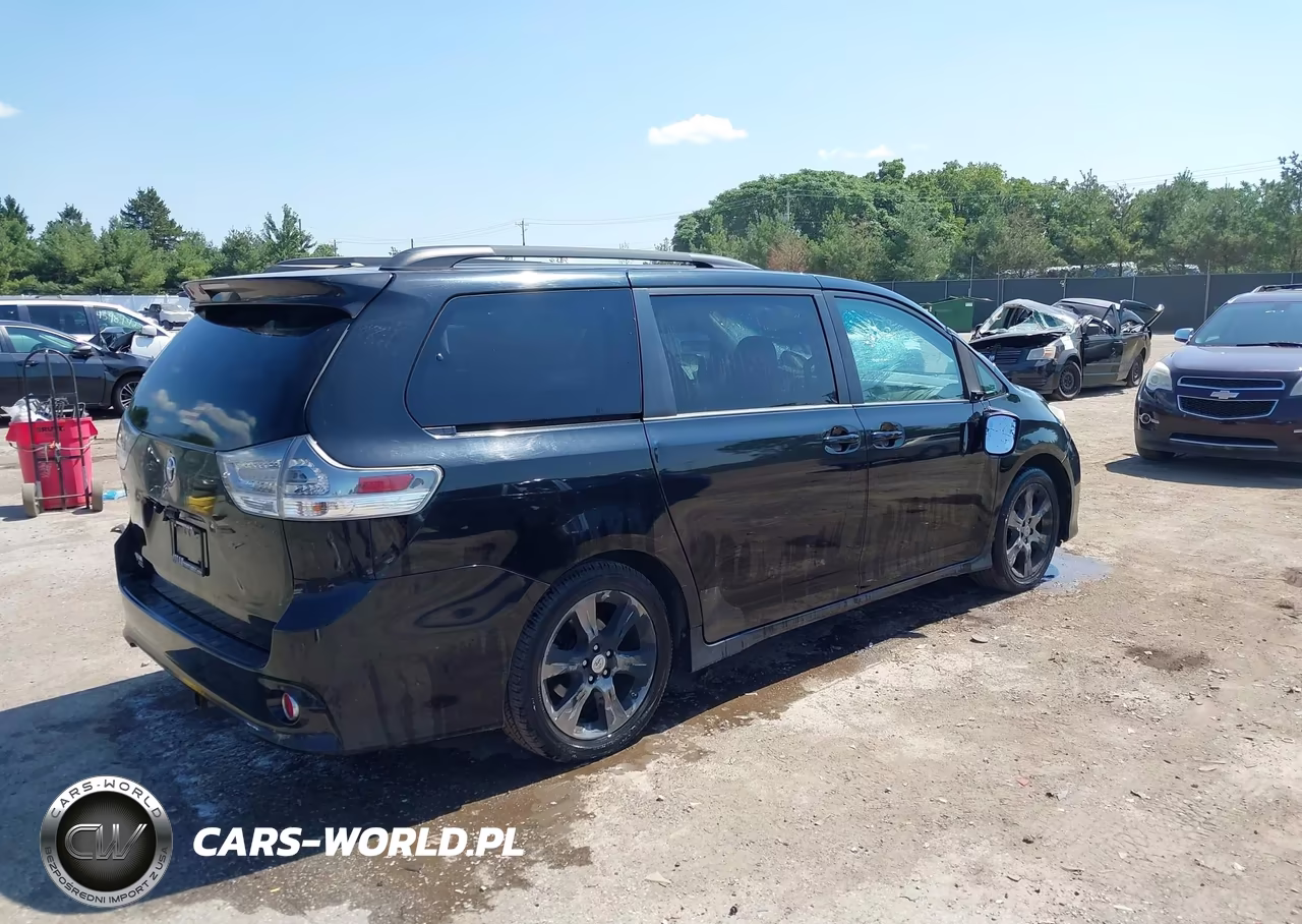 2012 Toyota Sienna Se 8 Passenger VIN:5TDXK3DC1CS213295 - 4