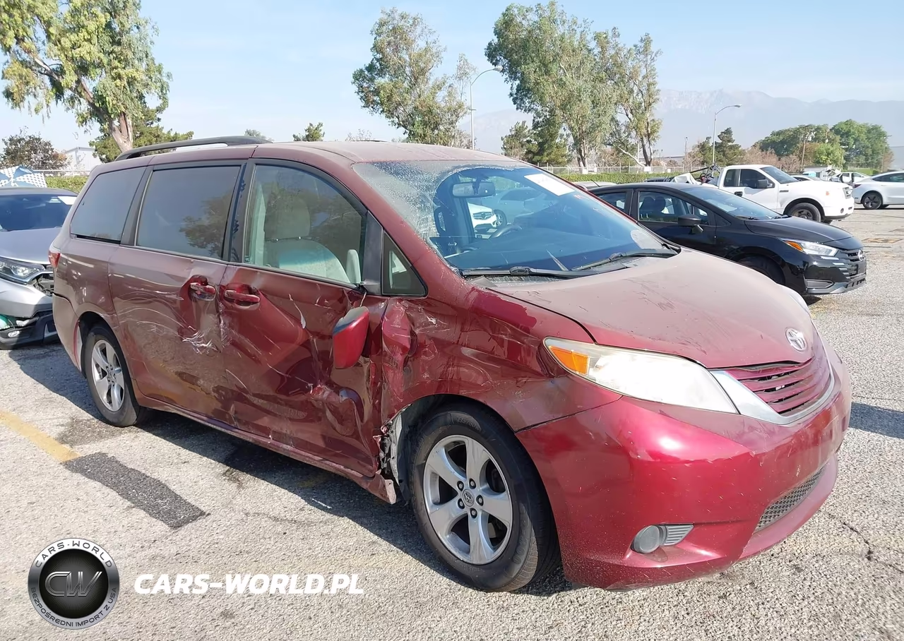 2017 Toyota Sienna Le 8 Passenger – zdjęcie 1 z 18