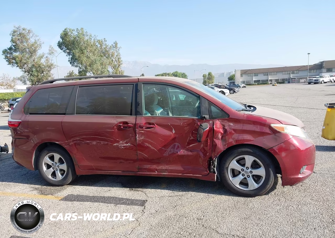 2017 Toyota Sienna Le 8 Passenger VIN:5TDKZ3DC7HS795853 - 13