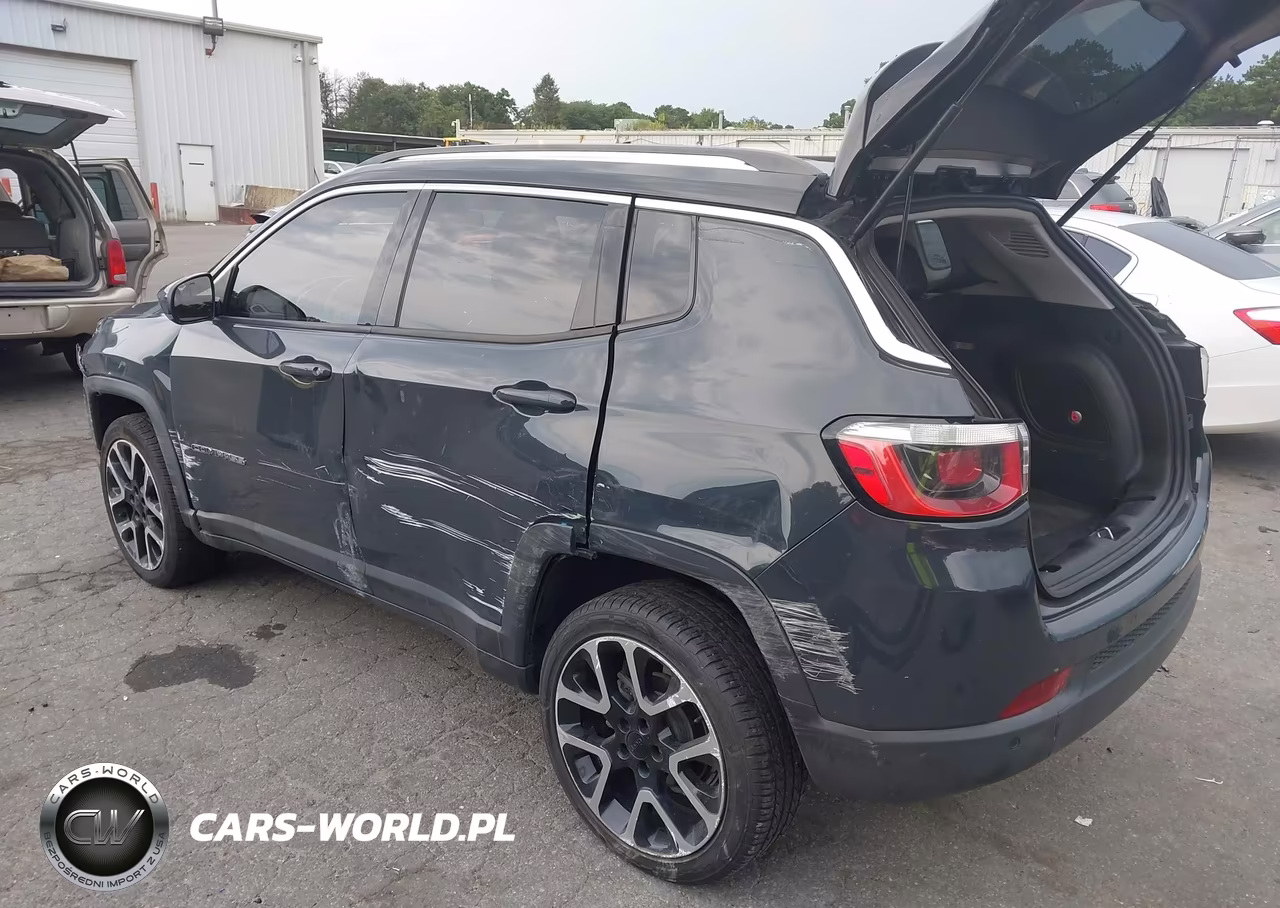2018 Jeep Compass Limited 4X4 VIN:3C4NJDCB7JT256924 - 3