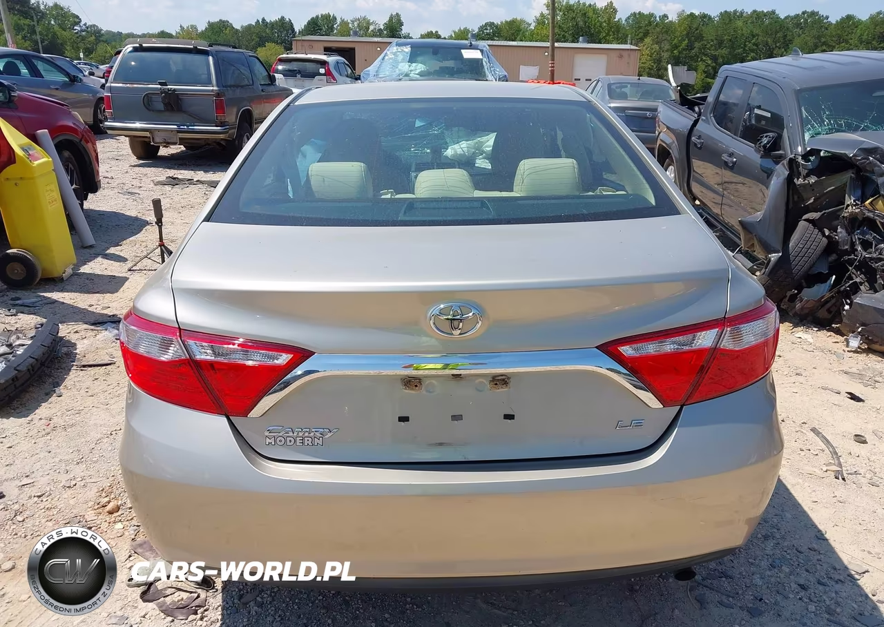 2017 Toyota Camry Le VIN:4T1BF1FK6HU394173 - 16