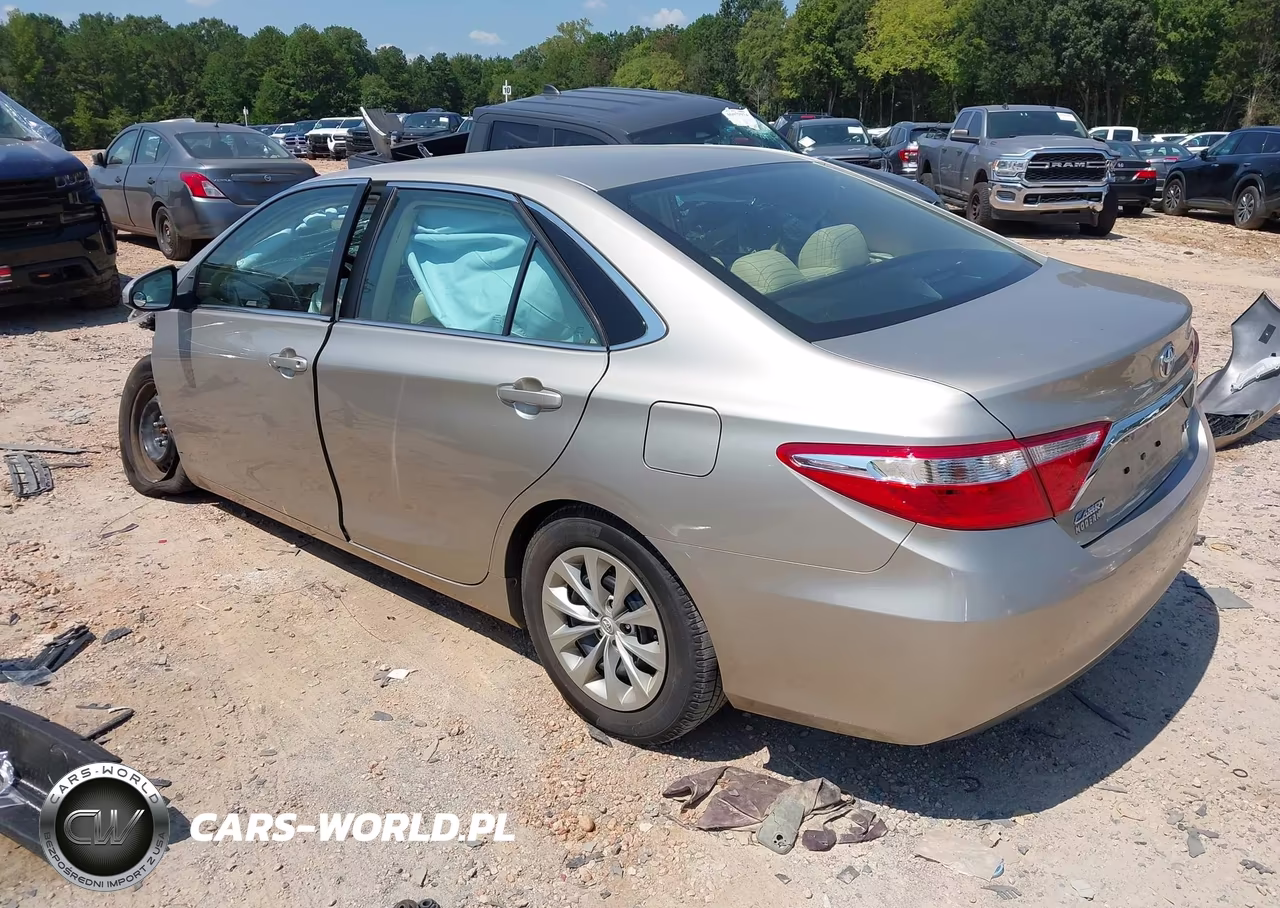 2017 Toyota Camry Le VIN:4T1BF1FK6HU394173 - 3