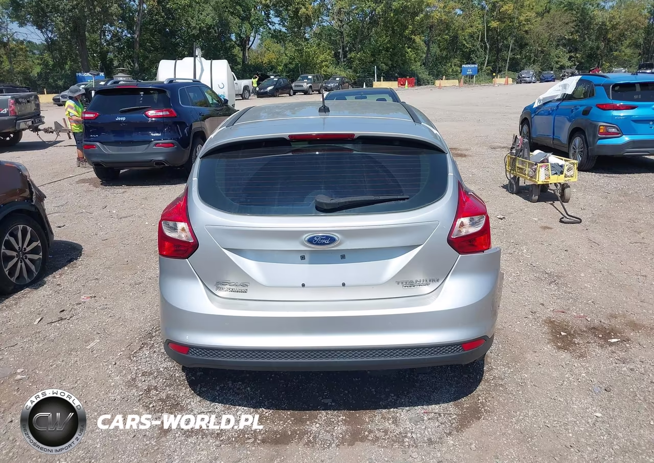 2012 Ford Focus Titanium VIN:1FAHP3N22CL464541 - 16