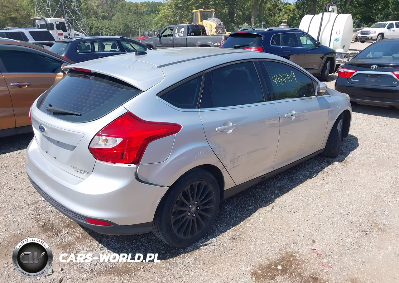 2012 Ford Focus Titanium VIN:1FAHP3N22CL464541 - 4