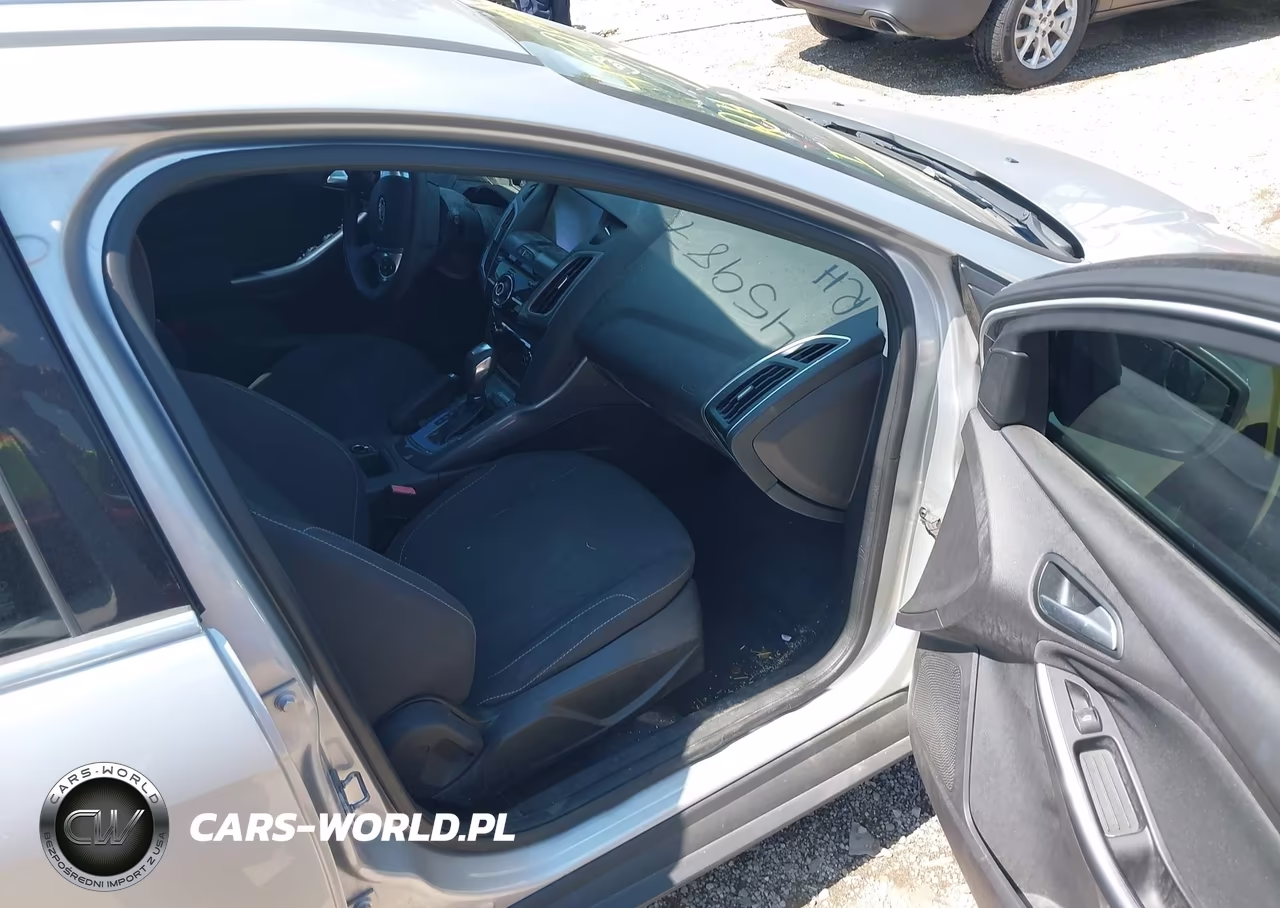 2012 Ford Focus Titanium VIN:1FAHP3N22CL464541 - 5