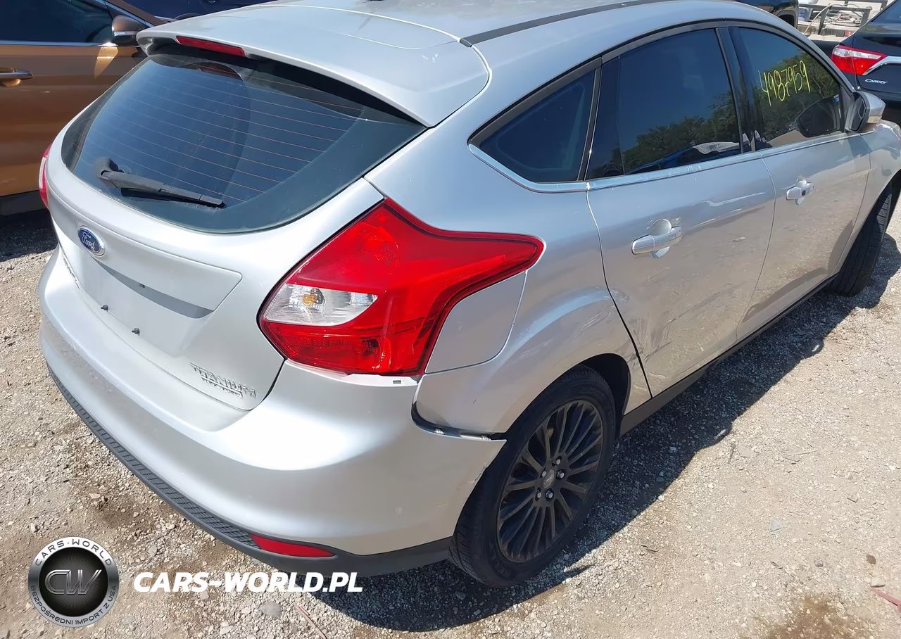 2012 Ford Focus Titanium VIN:1FAHP3N22CL464541 - 6