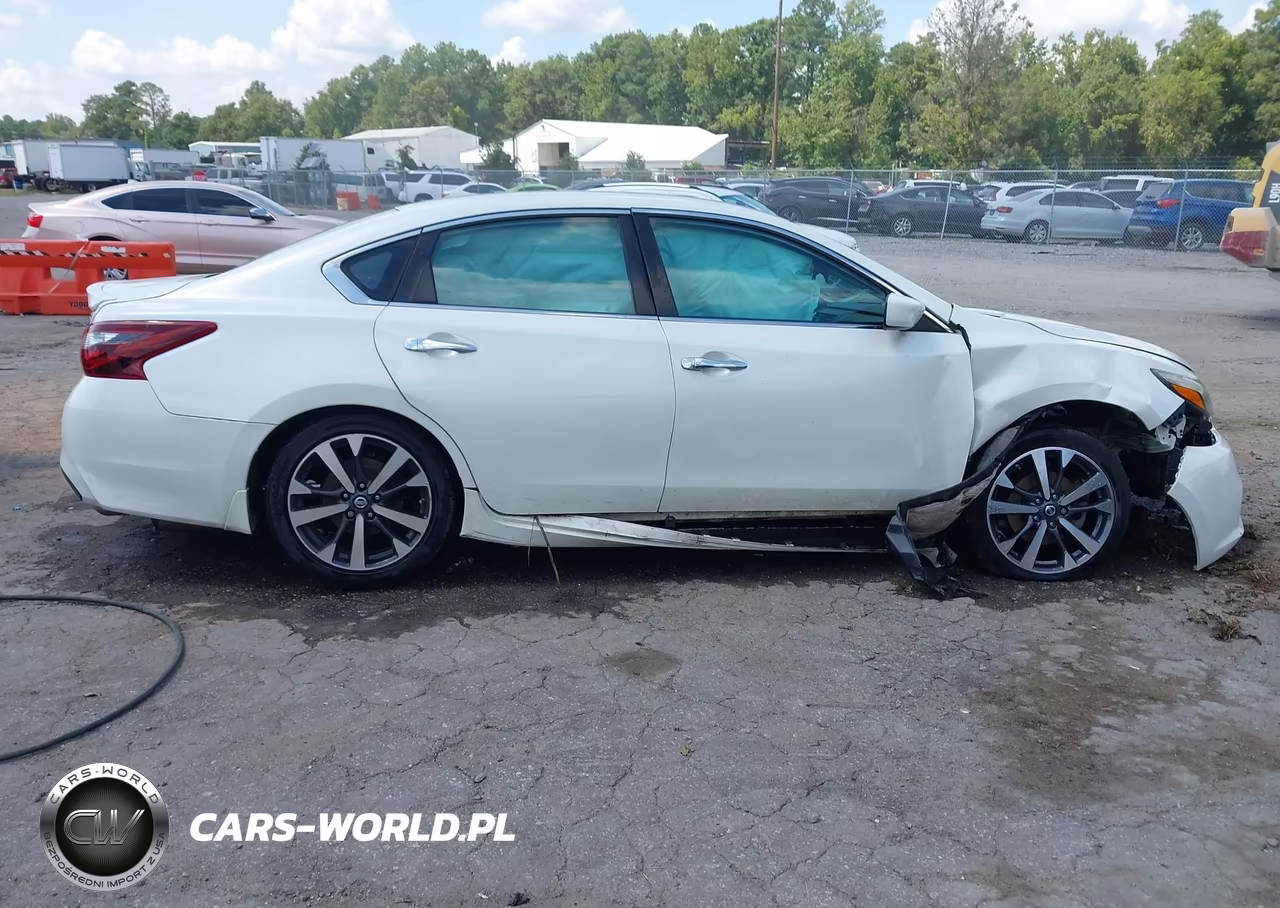 2018 Nissan Altima 2.5 Sr VIN:1N4AL3AP7JC101339 - 13