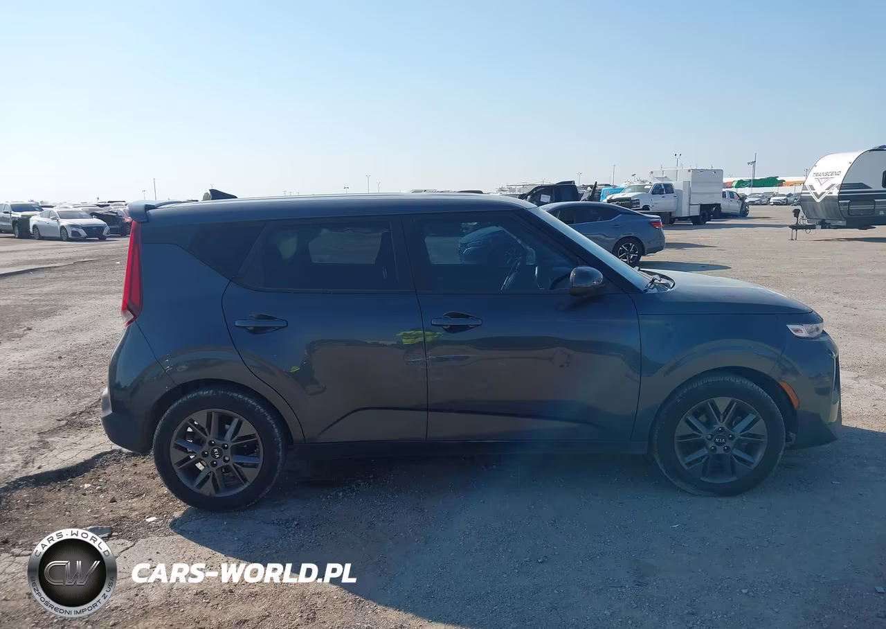 2021 Kia Soul S VIN:KNDJ23AUXM7795489 - 13