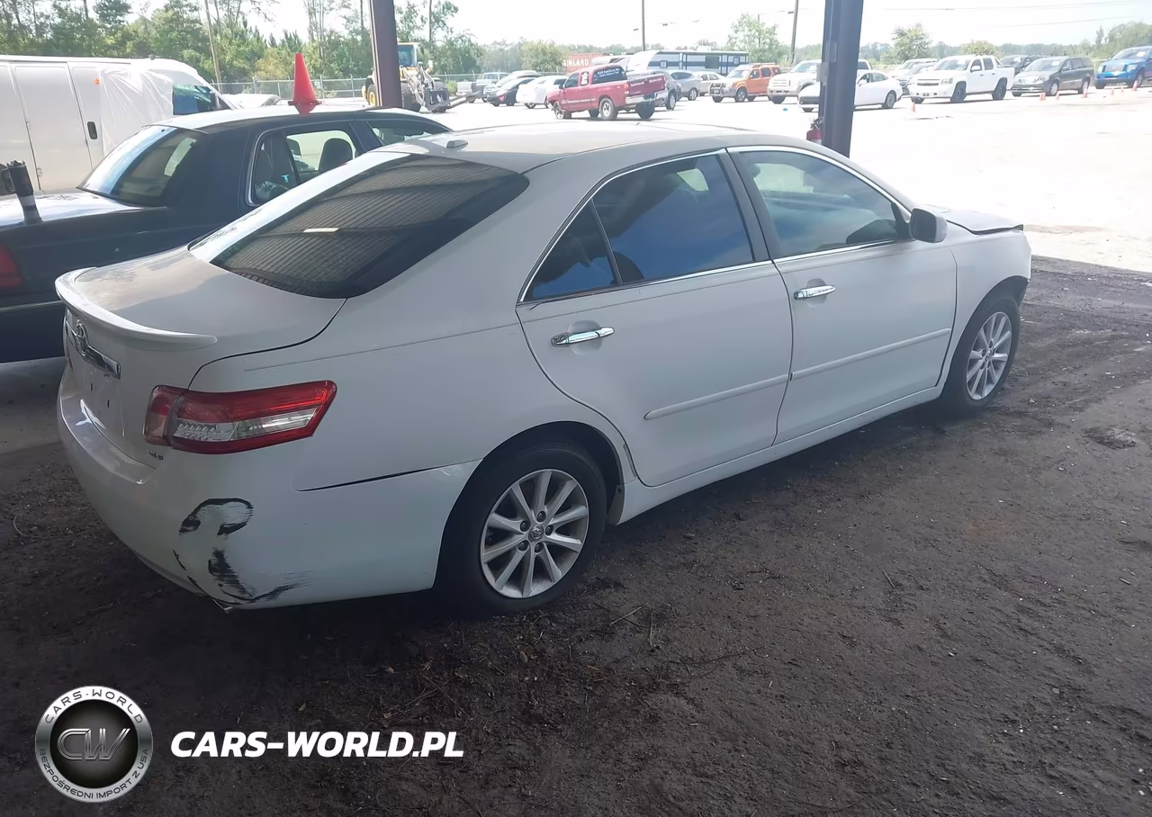 2010 Toyota Camry Xle VIN:4T4BF3EK3AR027272 - 4