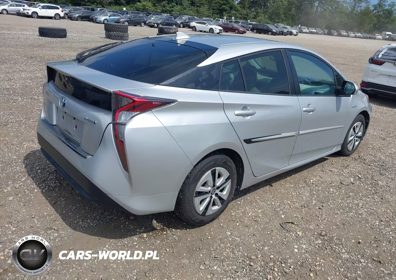 2017 Toyota Prius Four VIN:JTDKARFU7H3036394 - 4