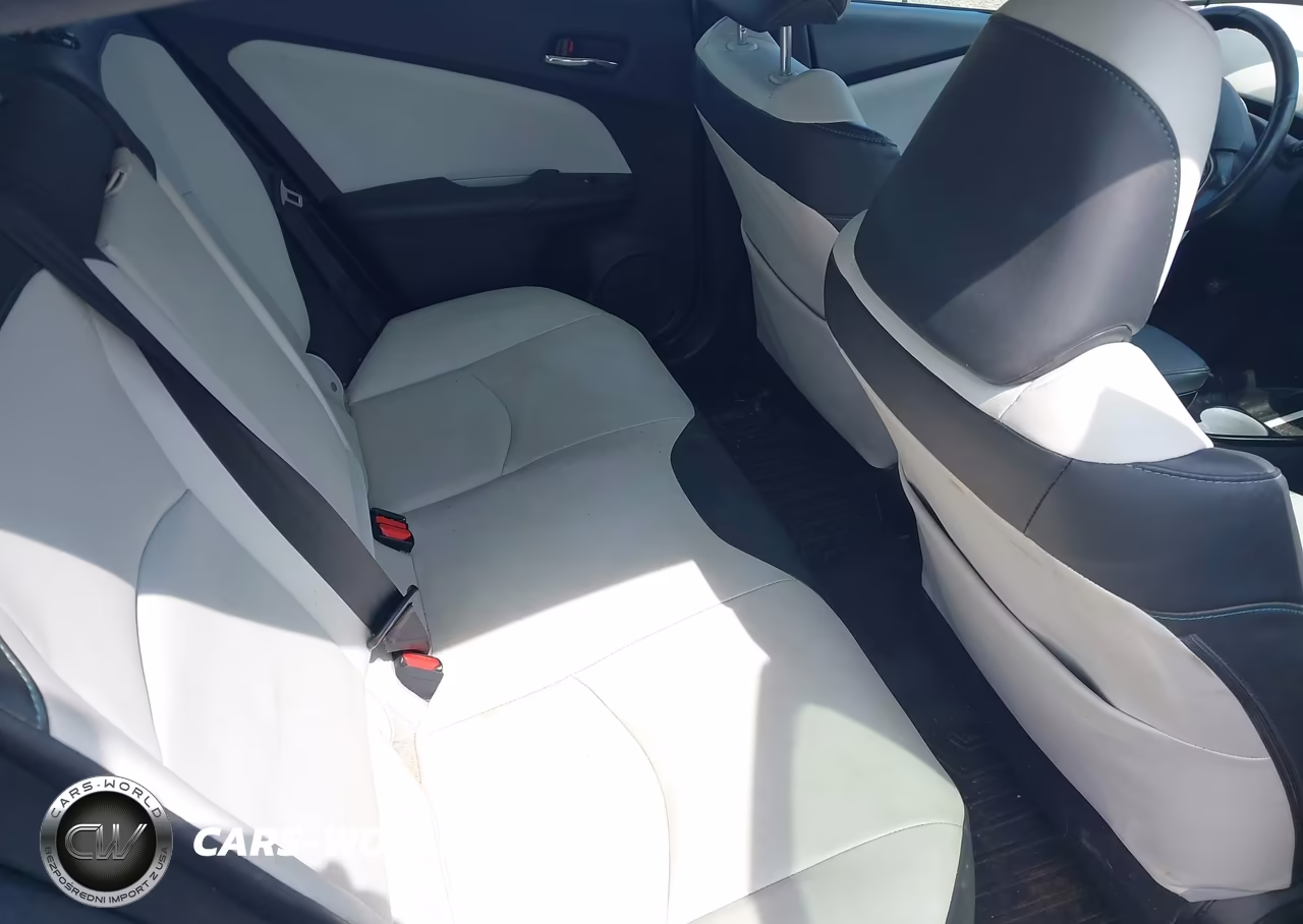 2017 Toyota Prius Four VIN:JTDKARFU7H3036394 - 8