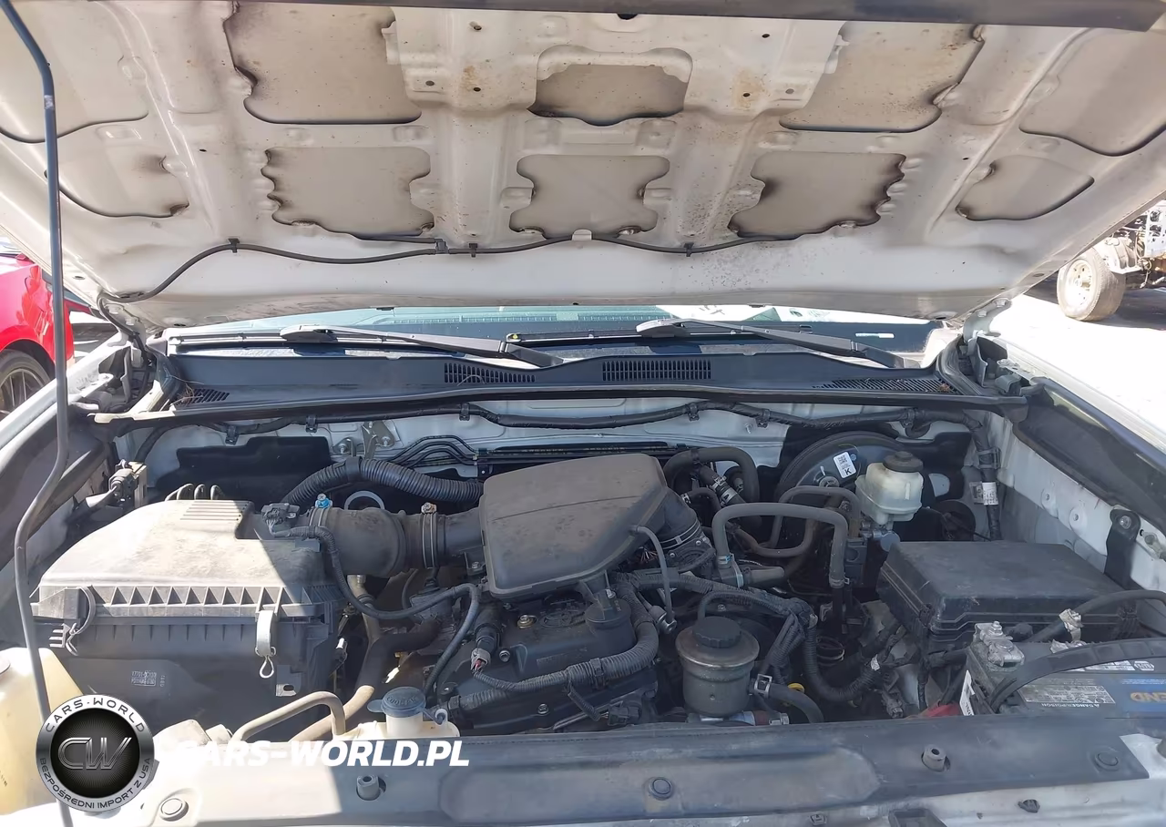 2018 Toyota Tacoma Sr VIN:5TFRX5GN4JX126565 - 10