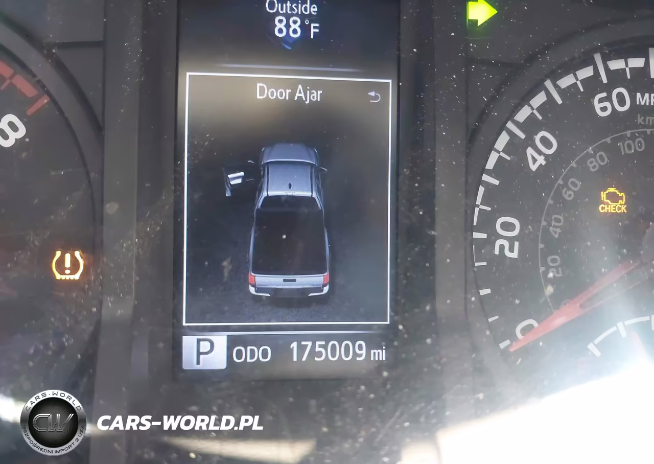 2018 Toyota Tacoma Sr VIN:5TFRX5GN4JX126565 - 15