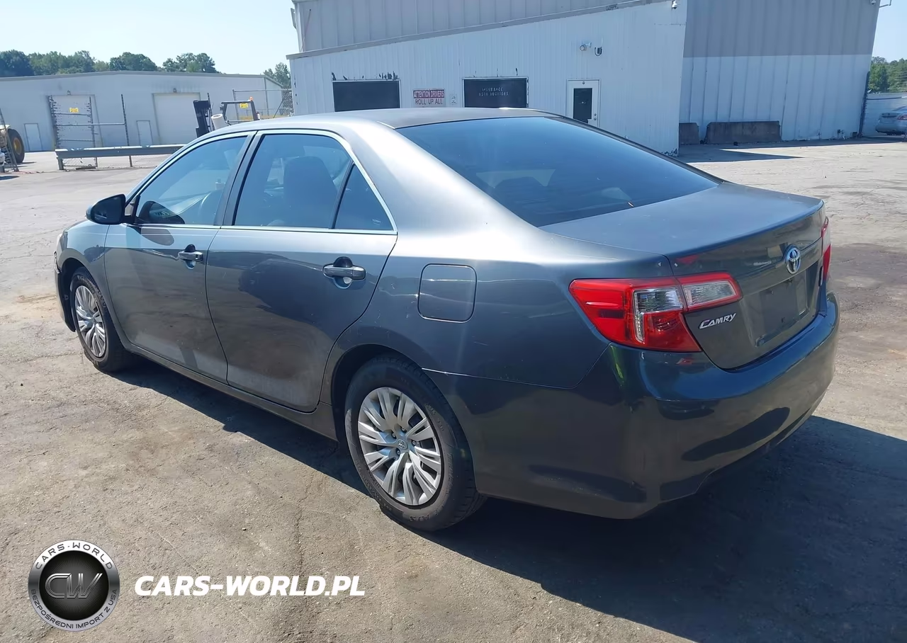 2012 Toyota Camry L VIN:4T1BF1FK7CU611335 - 3