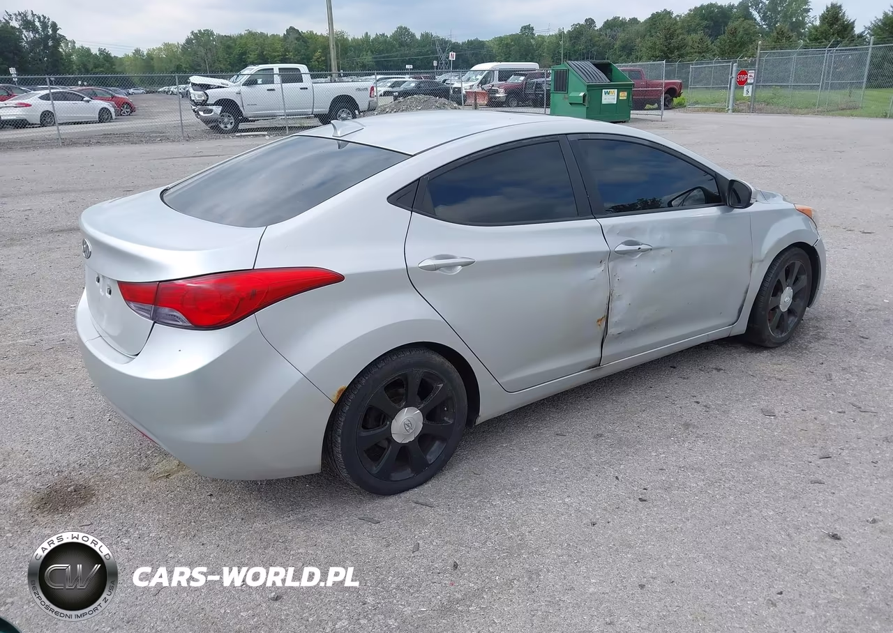 2013 Hyundai Elantra Limited VIN:KMHDH4AE9DU888348 - 4