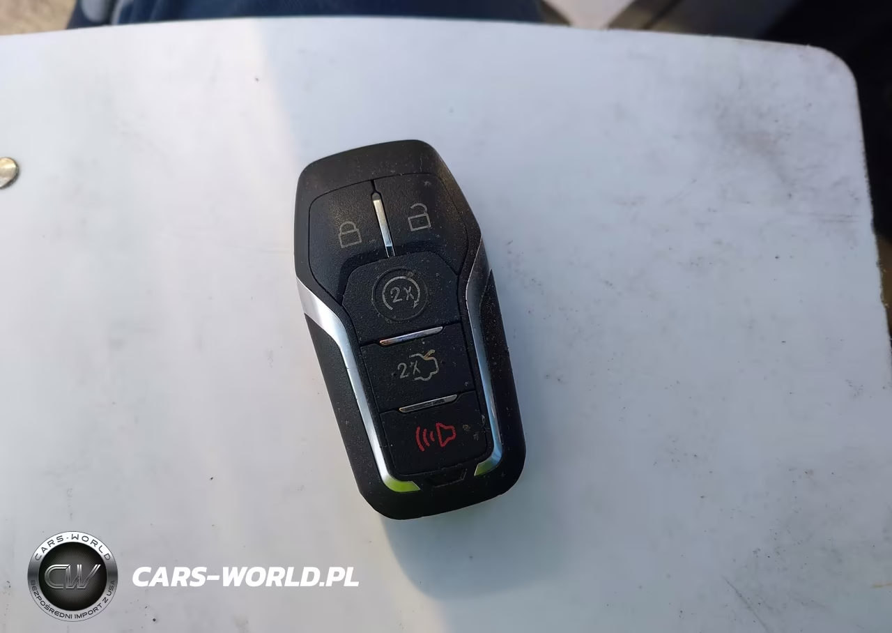 2014 Ford Fusion Energi Titanium VIN:3FA6P0SU1ER256263 - 11