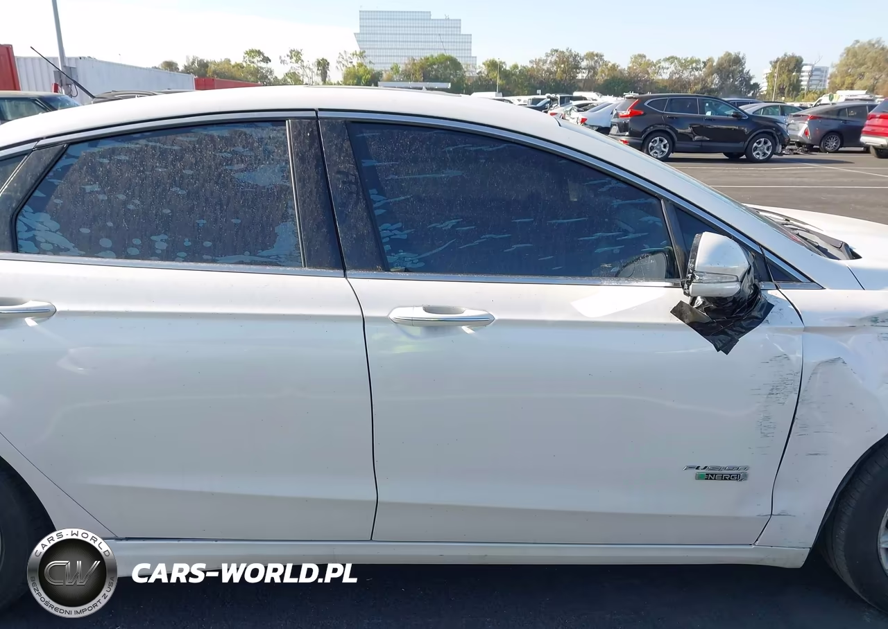 2014 Ford Fusion Energi Titanium VIN:3FA6P0SU1ER256263 - 13