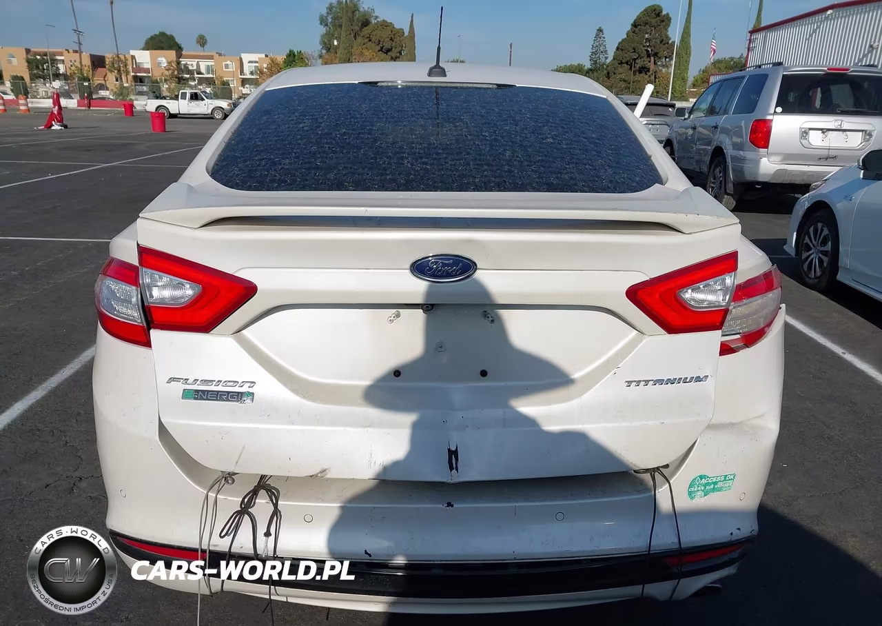 2014 Ford Fusion Energi Titanium VIN:3FA6P0SU1ER256263 - 16