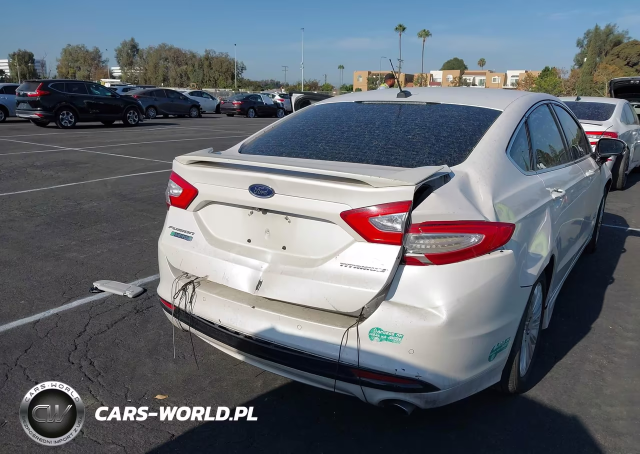 2014 Ford Fusion Energi Titanium VIN:3FA6P0SU1ER256263 - 6