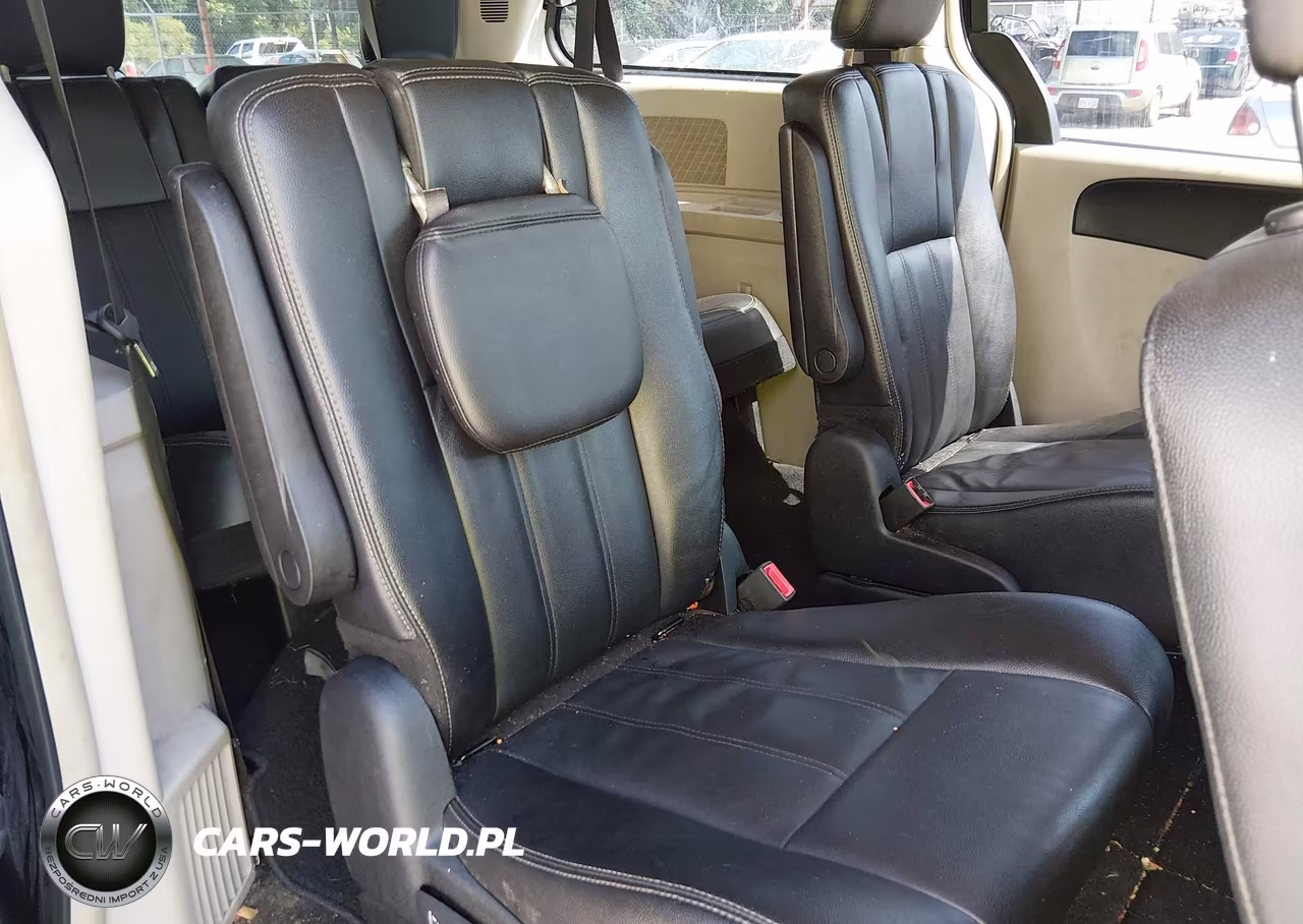 2014 Chrysler Town & Country Touring VIN:2C4RC1BG3ER317489 - 8