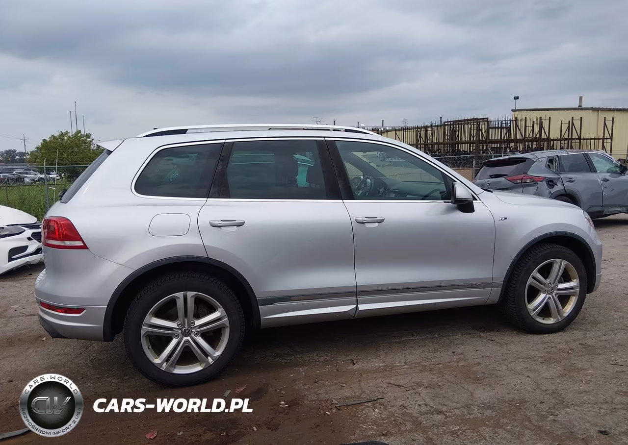 2014 Volkswagen Touareg 3.6L R-Line VIN:WVGDF9BP6ED007304 - 13