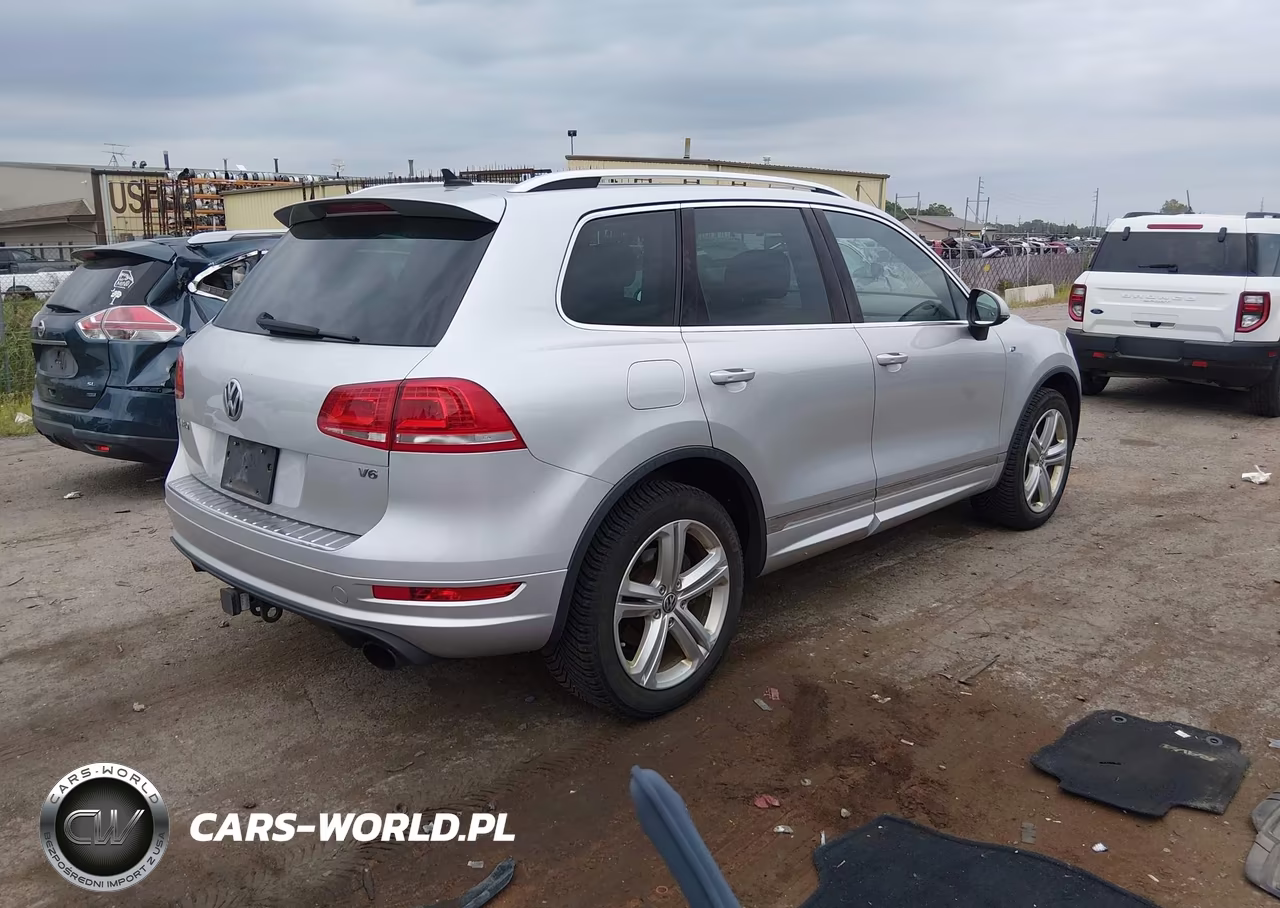 2014 Volkswagen Touareg 3.6L R-Line VIN:WVGDF9BP6ED007304 - 4