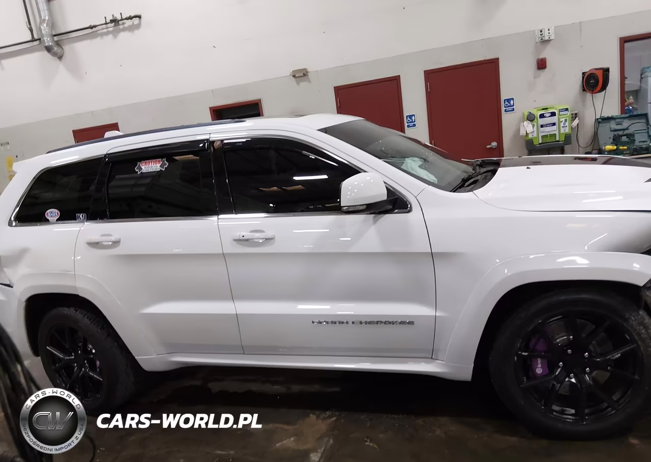 2015 Jeep Grand Cherokee Srt VIN:1C4RJFDJ3FC943923 - 13