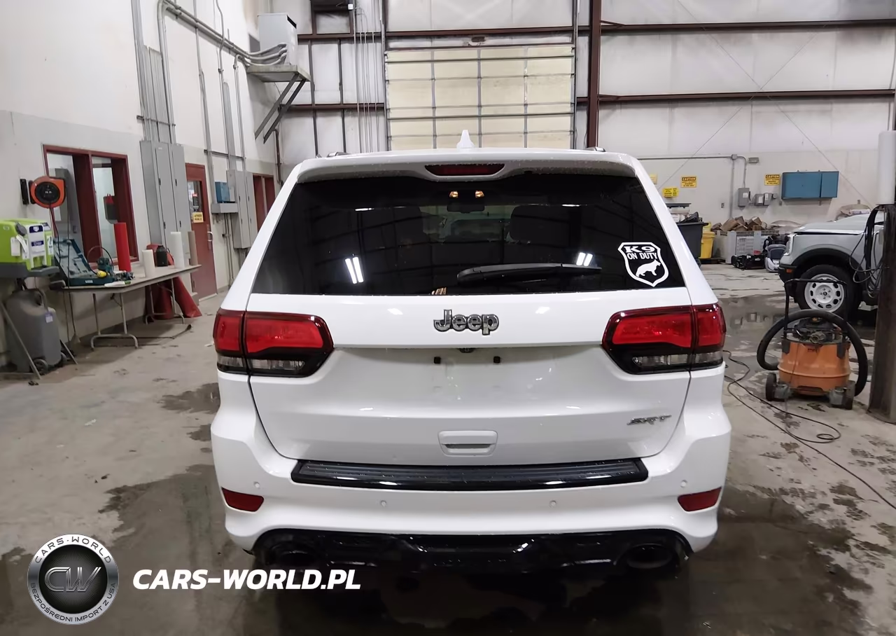 2015 Jeep Grand Cherokee Srt VIN:1C4RJFDJ3FC943923 - 16