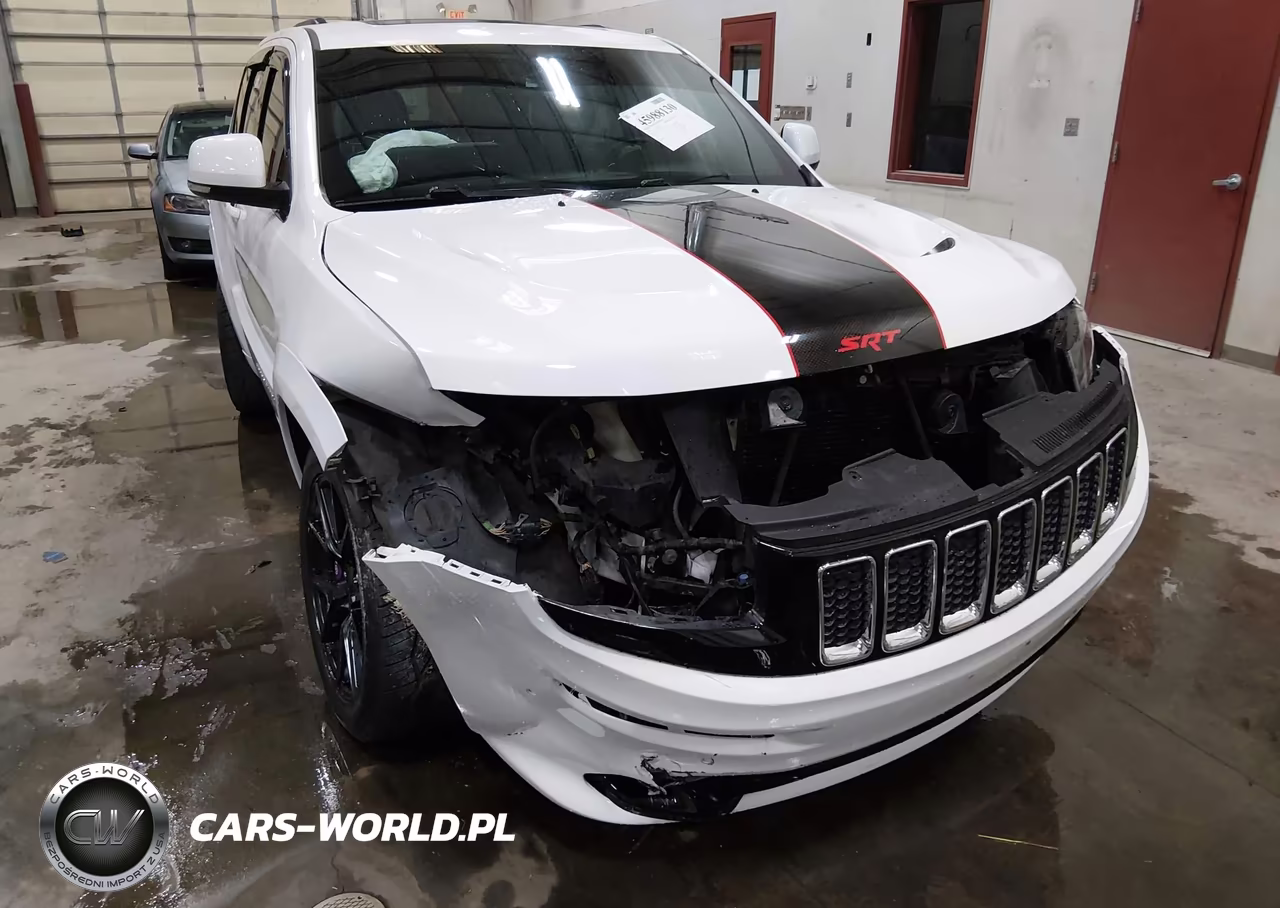 2015 Jeep Grand Cherokee Srt VIN:1C4RJFDJ3FC943923 - 17