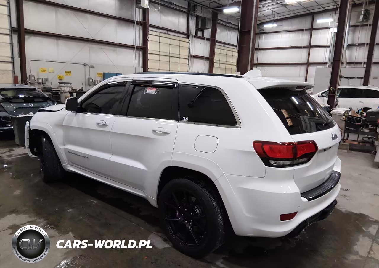 2015 Jeep Grand Cherokee Srt VIN:1C4RJFDJ3FC943923 - 3