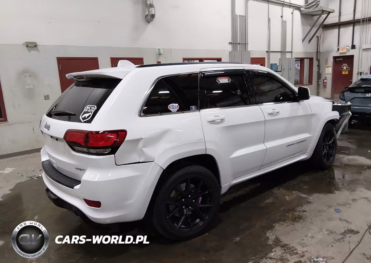 2015 Jeep Grand Cherokee Srt VIN:1C4RJFDJ3FC943923 - 4