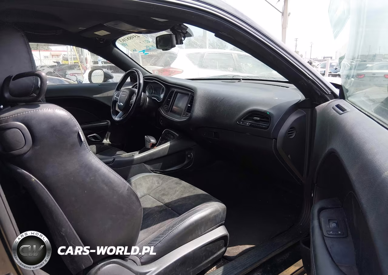 2018 Dodge Challenger Sxt Plus VIN:2C3CDZAG3JH334607 - 5