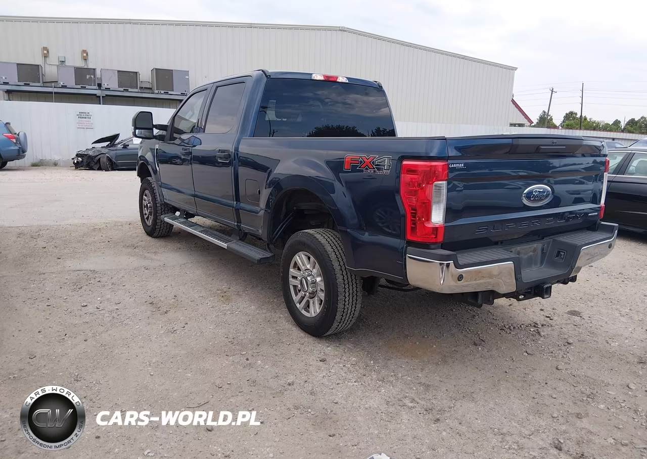 2017 Ford F-250 Xlt VIN:1FT7W2B6XHEF34180 - 3