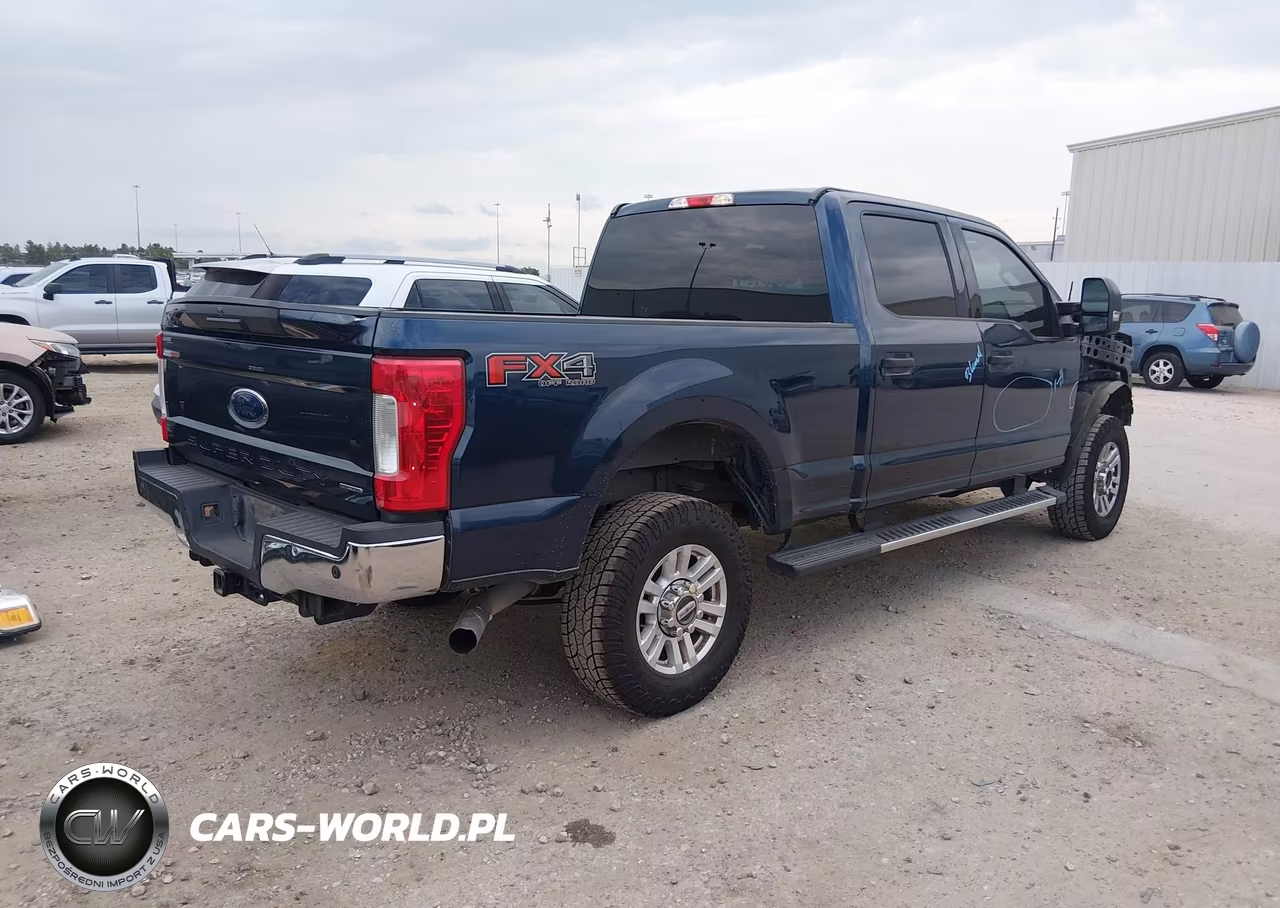2017 Ford F-250 Xlt VIN:1FT7W2B6XHEF34180 - 4